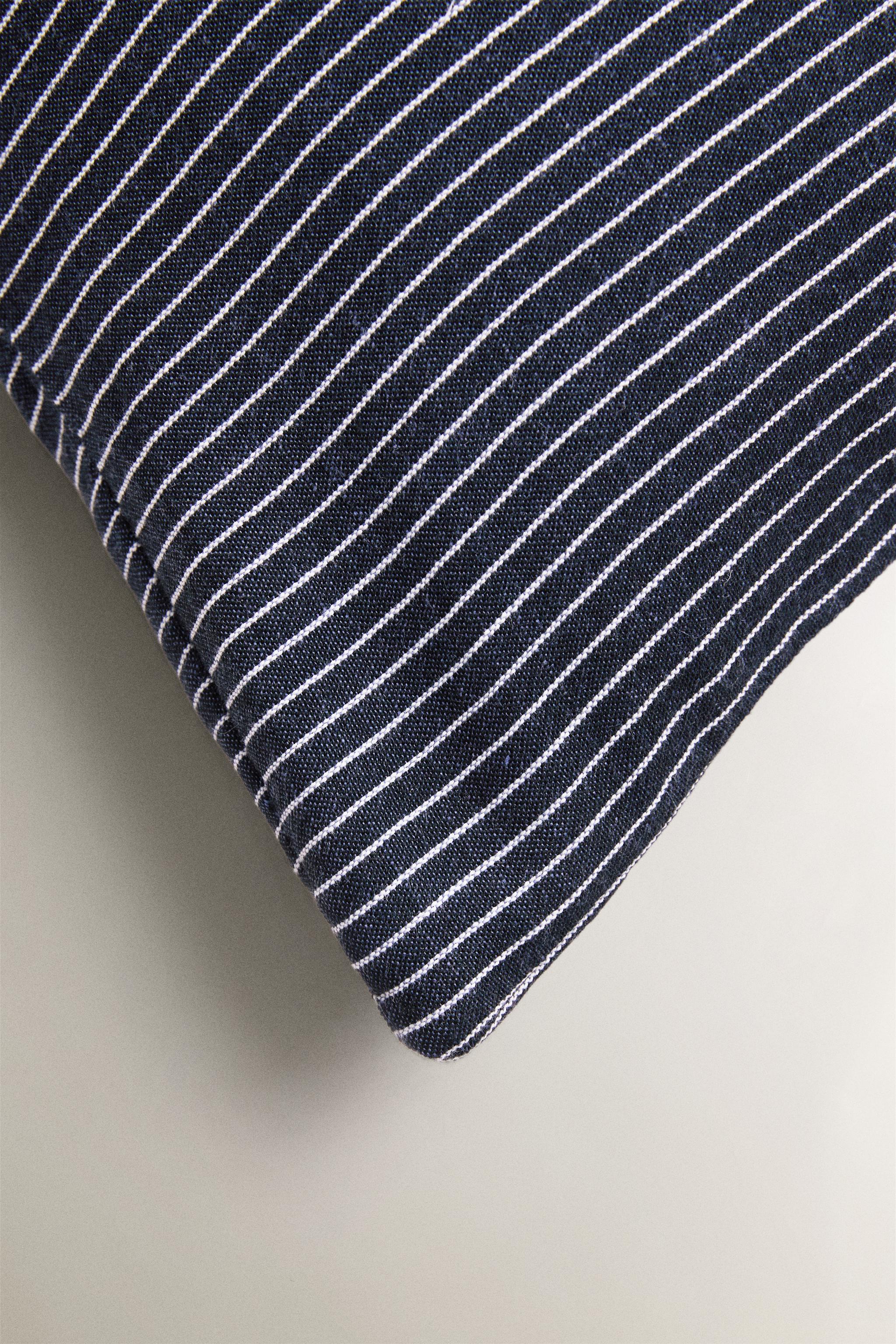 THIN STRIPE THROW PILLOW COVER